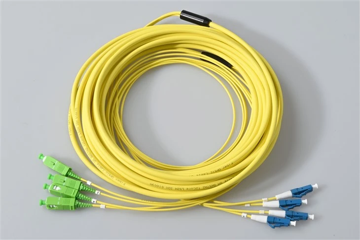 12 سلك تصحيح أساسي SC APC إلى LC UPC